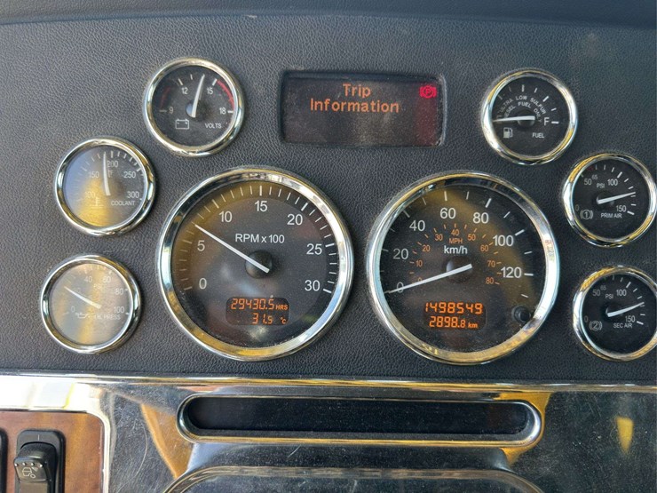 2011-peterbilt-386-image-22