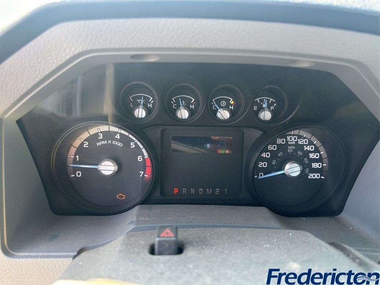 2014-ford-f250-xl-image-25