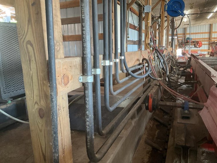 #122-•-hydraulic-lines,-pumps-and-tank-image-4