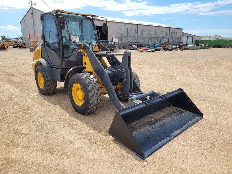 deere-204l-image-4