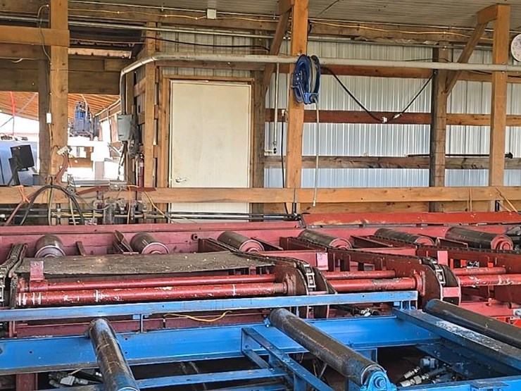 #115-•-roll-case-with-conveyor-and-side-transfer-deck-image-3