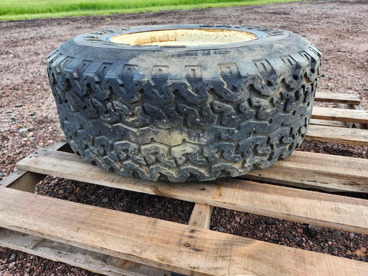 daytona-radial-rlt-31x10.50r15-lt-tire-on-6-bolt-rim-image-2