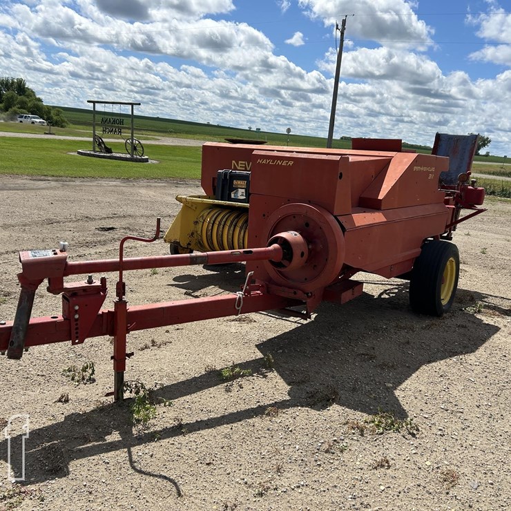 NEW HOLLAND 311
