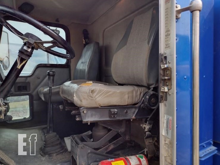 1996-kenworth-t300-image-15