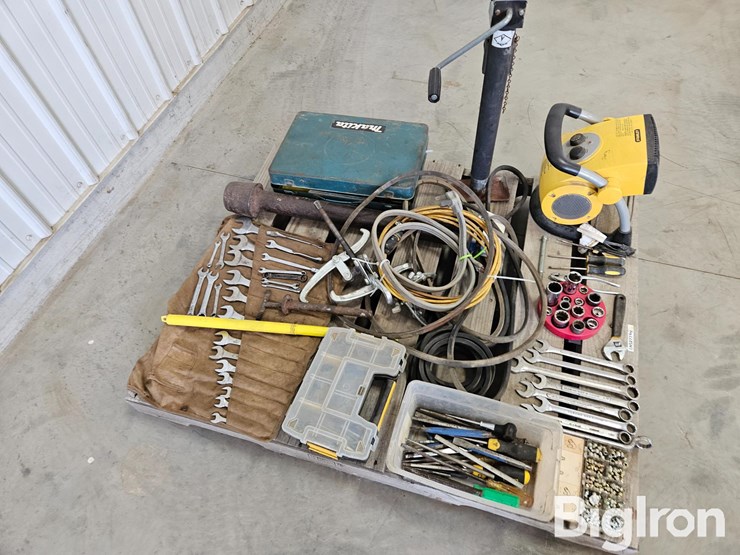 pallet-of-misc.-tools,-parts,-&-fasteners-image-3