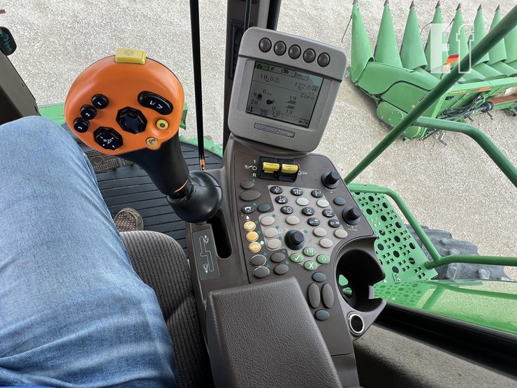 2008-john-deere-9770-sts-image-40