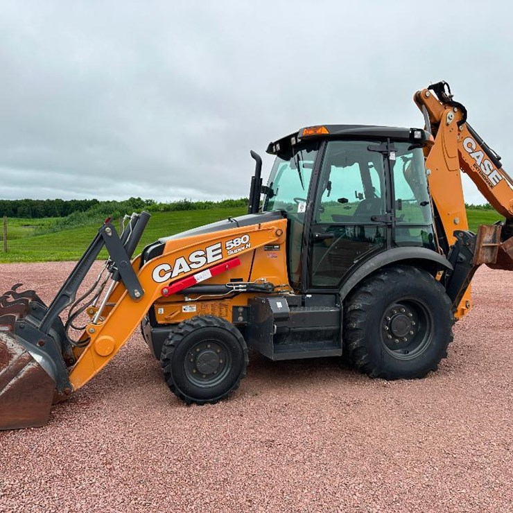 2019 CASE 580SN