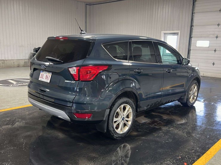 2019-ford-escape-image-5