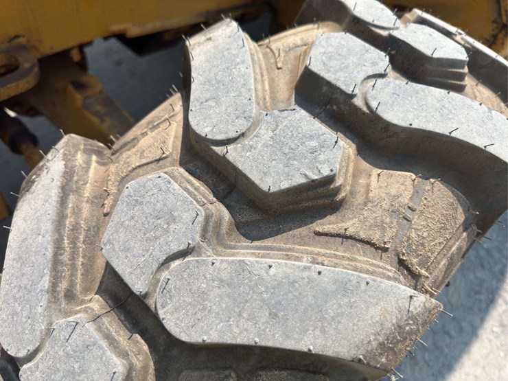 2009-deere-310sj-image-11