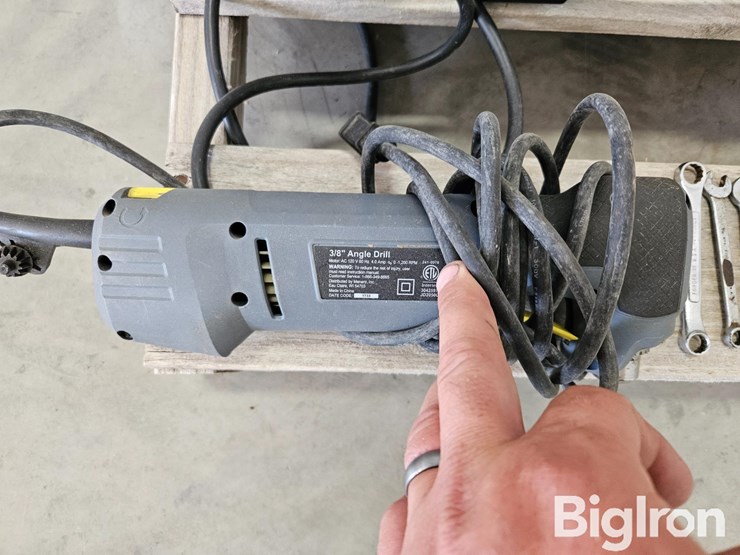 pallet-of-misc.-tools,-parts,-&-fasteners-image-9