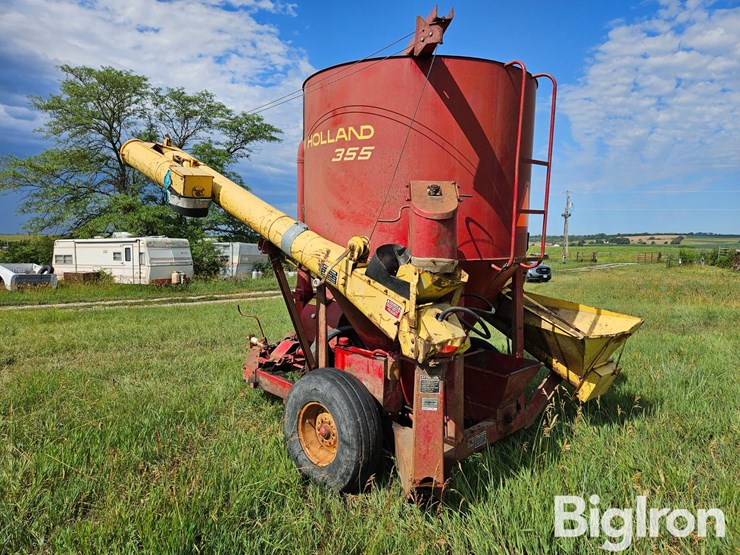 new-holland-355-image-7