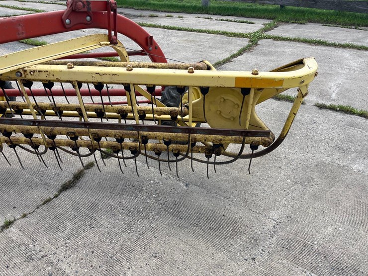 new-holland-258-image-4