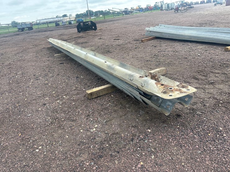 assortment-of-guard-rail-image-4