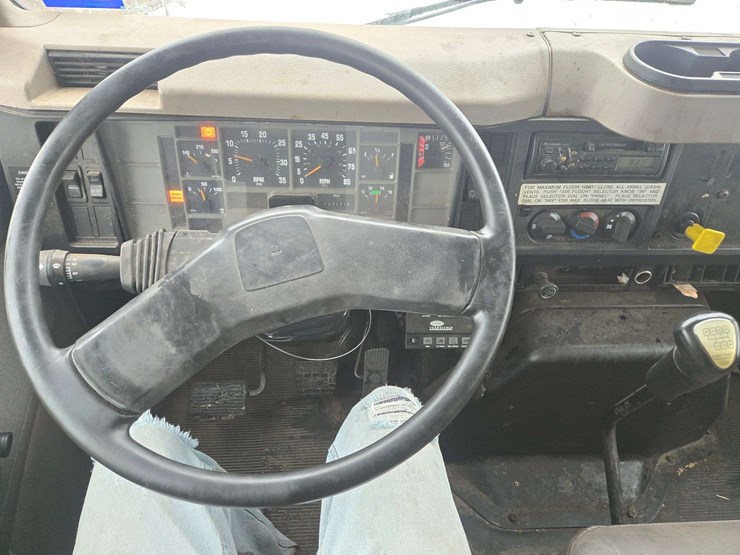 2001-international-4900-image-17