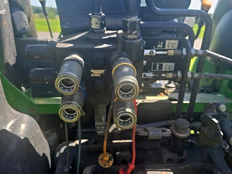2005-john-deere-5320-image-9