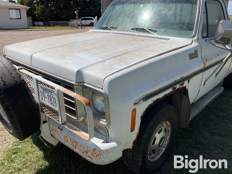 1976-chevrolet-custom-deluxe-20-image-11