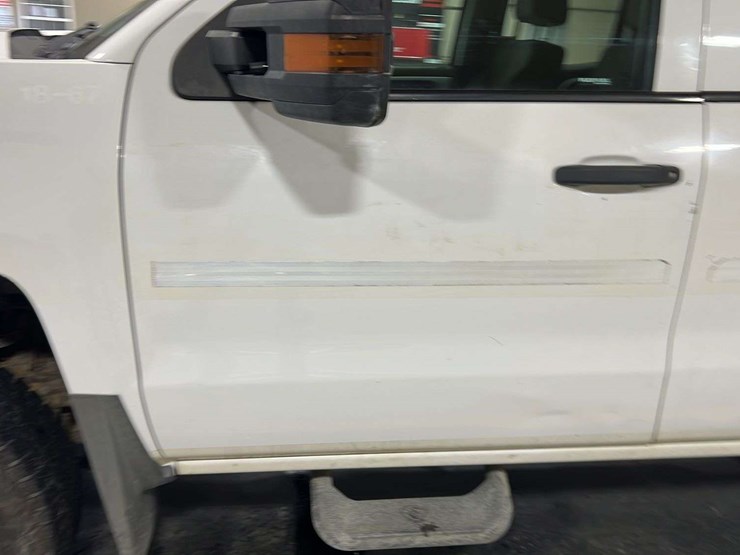 2018-chevrolet-silverado-2500hd-image-27