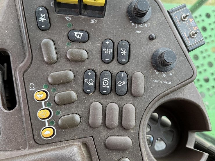 2003-john-deere-9750-image-47