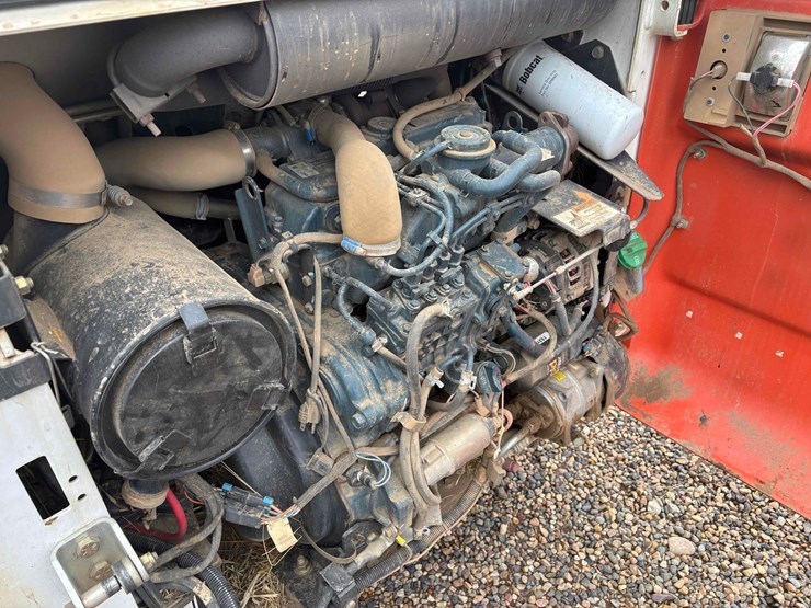 2016-bobcat-s160-image-5