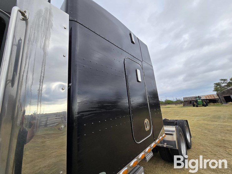 2001-peterbilt-378-image-9