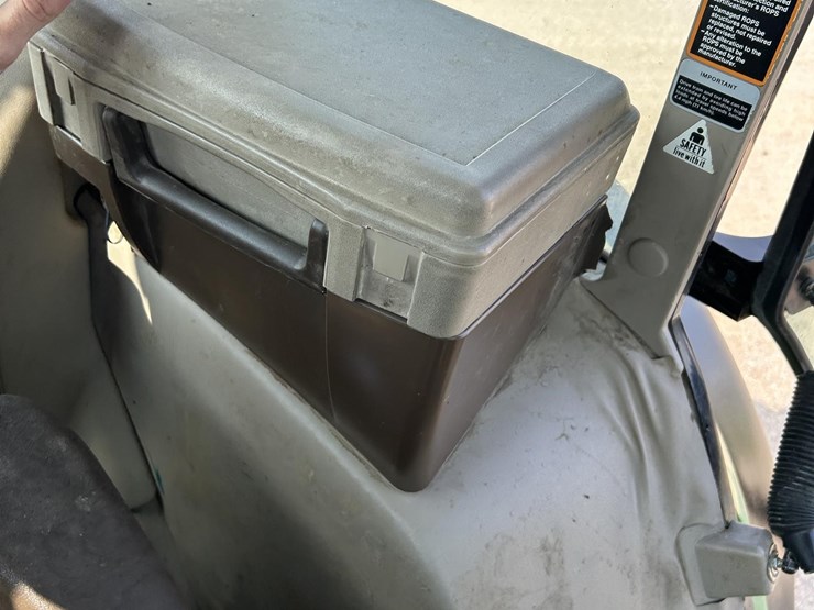 2005-john-deere-7520-image-53