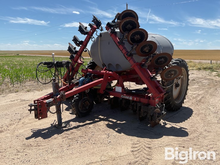 case-ih-2800-image-1
