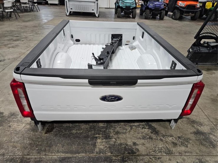 #422-•-2024-ford-8'-pick-up-truck-box-image-4