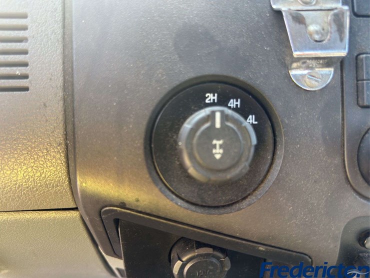 2014-ford-f250-xl-image-24