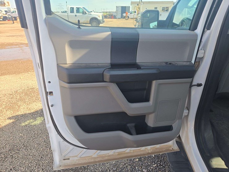 2015-ford-f150-xlt-image-9