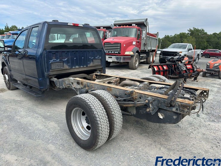 2020-ford-f350-xl-image-4