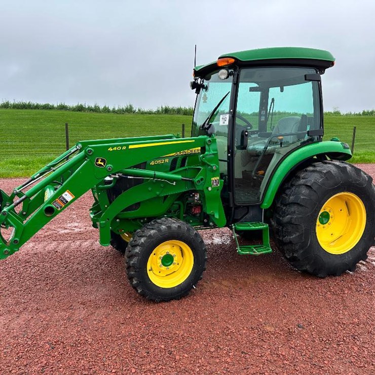 2018 JOHN DEERE 4052R
