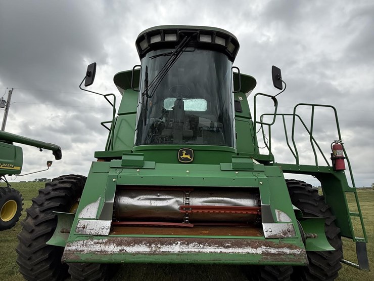 2003-john-deere-9750-image-2