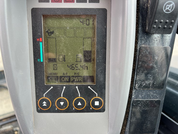 2020-deere-35g-image-8