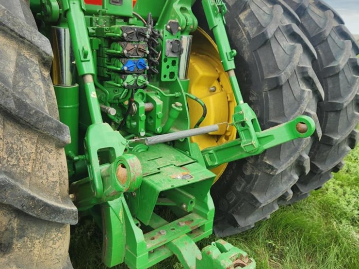 2010-john-deere-8245r-image-4