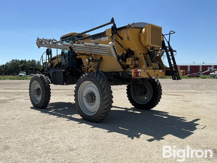 2015-rogator-1300b-self-propelled-dry-spreader-w/airmax-180-image-7