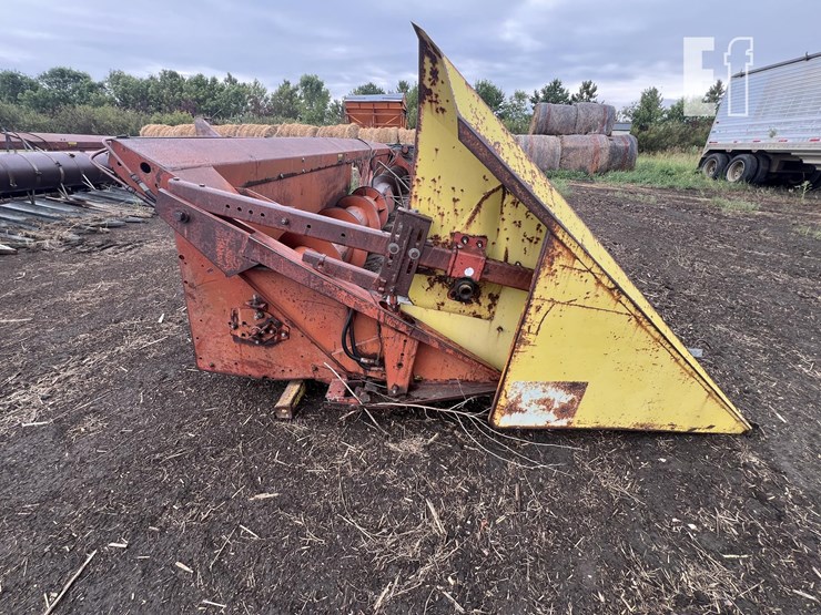 international-810-image-2
