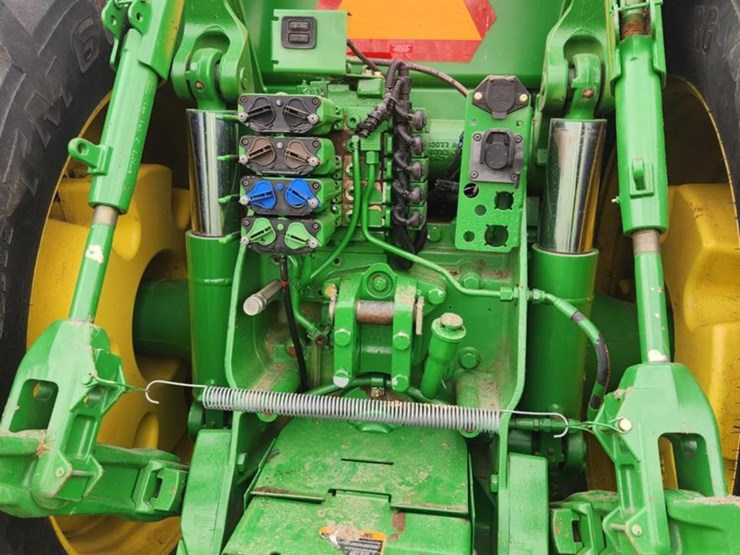 2010-john-deere-8245r-image-6