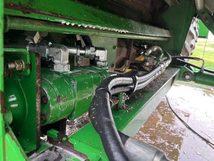 2011-john-deere-9770-sts-image-55