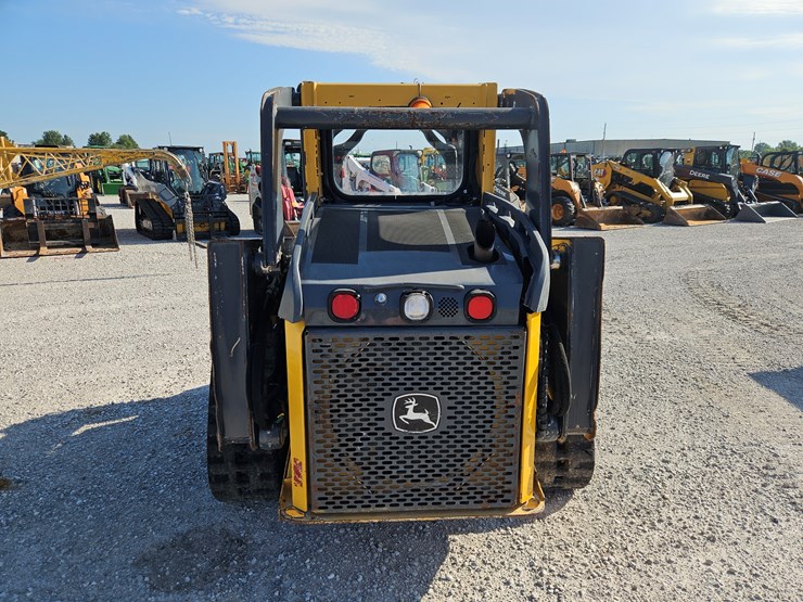 2013-deere-323d-image-16