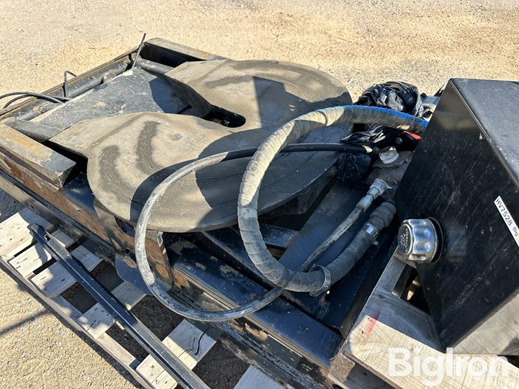 holland-5th-wheel-hydraulic-lift-image-17