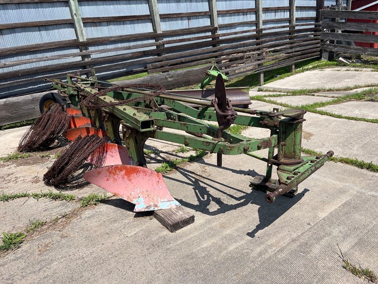 john-deere-plow-image-3