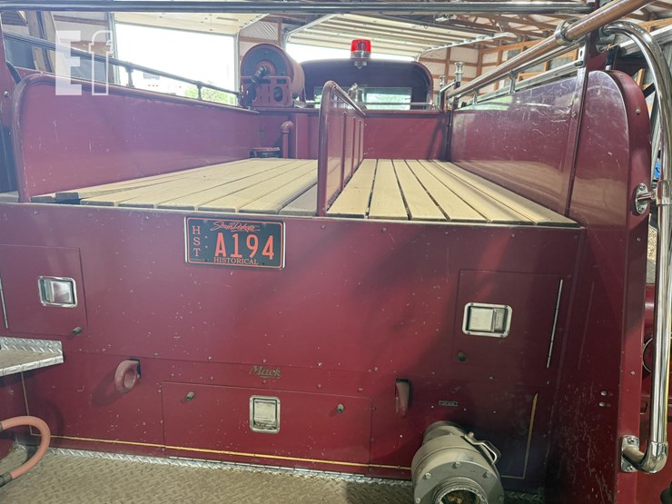 1959-mack-c954-31-image-12