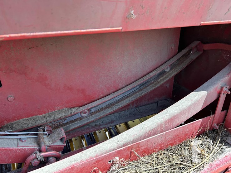 new-holland-311-image-22