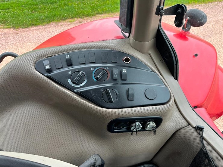 2017-case-ih-magnum-250-image-57