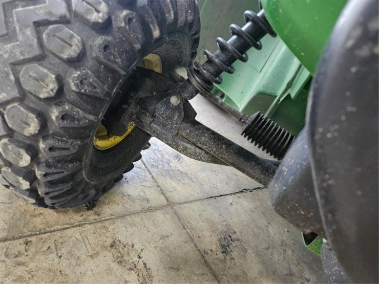 2014-john-deere-gator-image-42