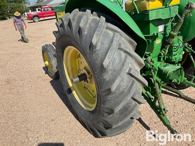 1957-john-deere-720-image-17