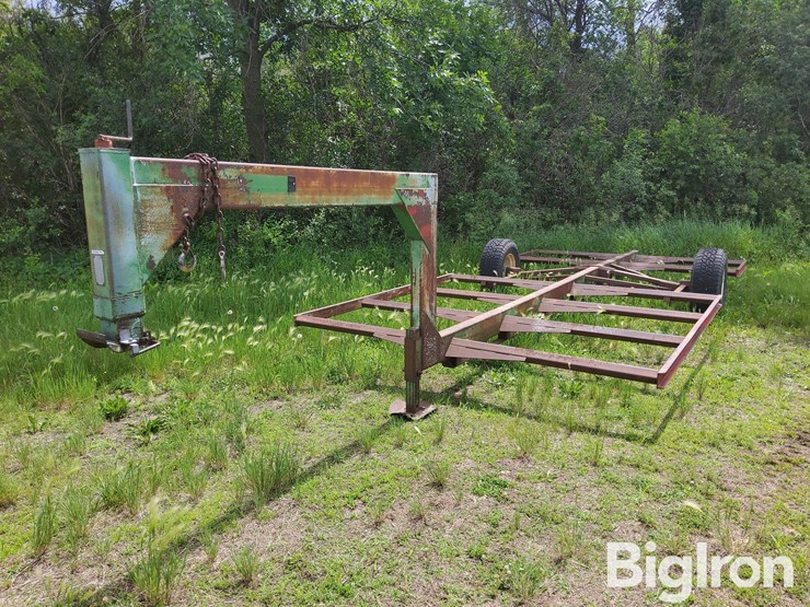 atwood-gooseneck-bale-hauler-image-1