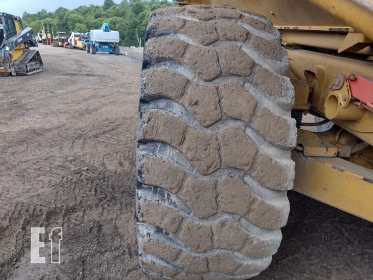 caterpillar-740-image-17