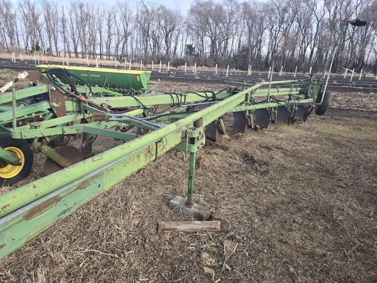john-deere-2350-2450-image-14