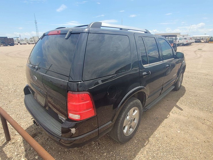 2005-ford-explorer-limited-image-3